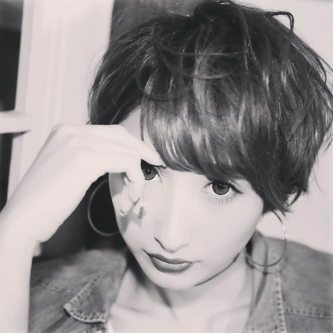 間宮葵さんのインスタグラム写真 - (間宮葵Instagram)「#モノクロの世界」7月10日 13時24分 - mamiya_aoi