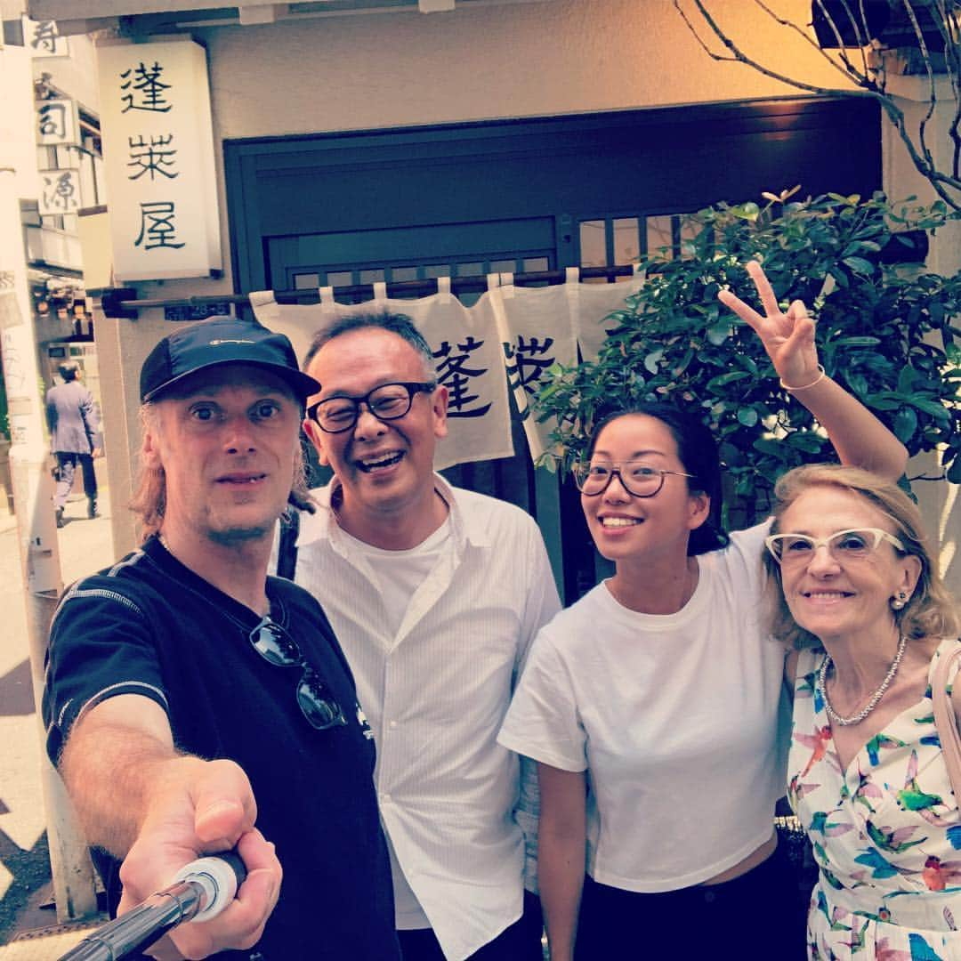 西田善太さんのインスタグラム写真 - (西田善太Instagram)「ロフィシェル・イタリア編集長ジャンルカ・カンターロとマンマ、サラワカのミラノからのゲストを御徒町<蓬莱屋>に。マンマ、かつ全部平らげた。初めての日本は「賑やかで楽しい」と。うれしいね。 #親孝行」7月10日 17時06分 - zentanishida