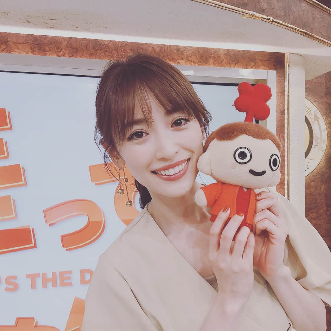 泉里香さんのインスタグラム写真 - (泉里香Instagram)「今夜７時から「この差って何ですか？」に出演させていただきます❣️ ぜひご覧ください😋 onepiece#lagunamoon_com pierce#lattitudeofficial」7月10日 19時12分 - rika_izumi_