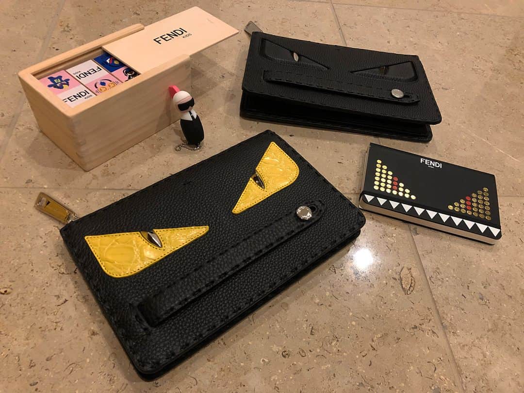 HIKAKINのインスタグラム：「クラッチバッグを新調😎👊 #FENDI」