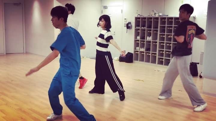 福田麻貴のインスタグラム：「. #魂のステップ . . 吉本坂46の第5次審査でした！ . . これは練習中！ . . 捻挫したけどなんとかなった☺️ . . 一件落着！ . . またひとつひとつ頑張ろうー！ . . #吉本坂 #吉本坂46 #吉本坂46が売れるまでの全記録」