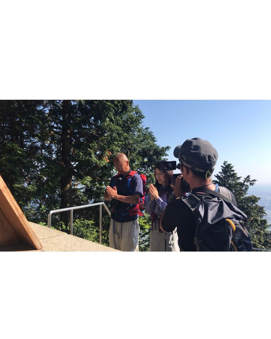 松井絵里奈さんのインスタグラム写真 - (松井絵里奈Instagram)「7月11日水曜日放送 NHK BSプレミアム にっぽんトレッキング100 よる9:00〜10:00 出演させて頂きます❣️ ・ 茨城県の筑波山に行ってきました！ 恋の山♡筑波山。 ・ エネルギーがすごかったです！ ・ ぜひ、ご覧くださいませ。 #にっぽんトレッキング100 #筑波山 #トレッキング #登山 #山ガール #登山好きな人と繋がりたい  #自然好きな人と繋がりたい  #茨城県 #万葉集 #恋の山 #山の神様 #ありがとうございます #松井絵里奈」7月11日 0時28分 - erina74xx