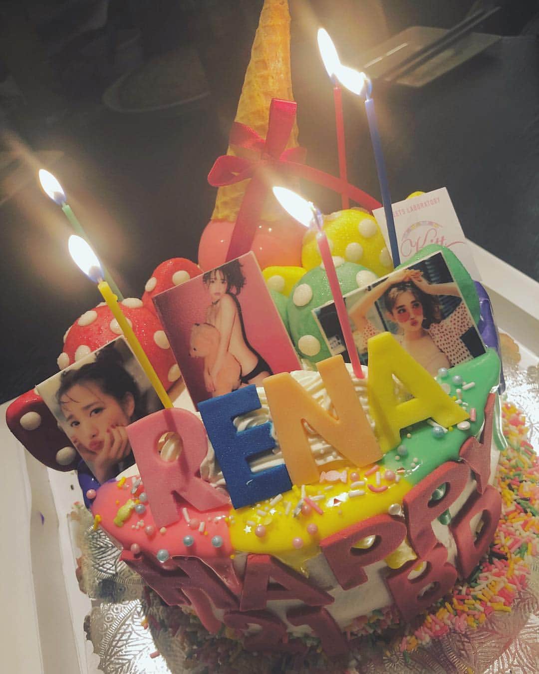 加藤玲奈のインスタグラム：「可愛すぎ🧡💛💙❤️ #birthdaycake」