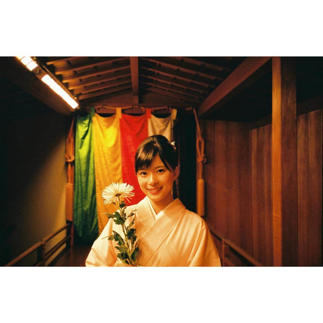 芳根京子さんのインスタグラム写真 - (芳根京子Instagram)「「高嶺の花」 今夜22時から放送です。 石原さんと峯田さんの電波ジャック しっかり観ております☺︎ #film #高嶺の花」7月11日 11時46分 - yoshinekyoko