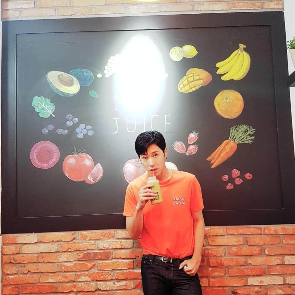 ユンホさんのインスタグラム写真 - (ユンホInstagram)「오칠아 맛있다 여기!!!」7月11日 16時57分 - yunho2154