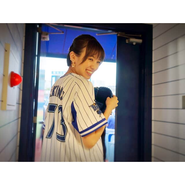 南明奈さんのインスタグラム写真 - (南明奈Instagram)「横浜スタジアムで DeNAベイスターズvs中日ドラゴンズの始球式してきました‼︎ 写真は本番前の『不安ー…』の顔(´･ω･`) #横浜スタジアム #ハマスタ #始球式」7月11日 20時01分 - akinaminami