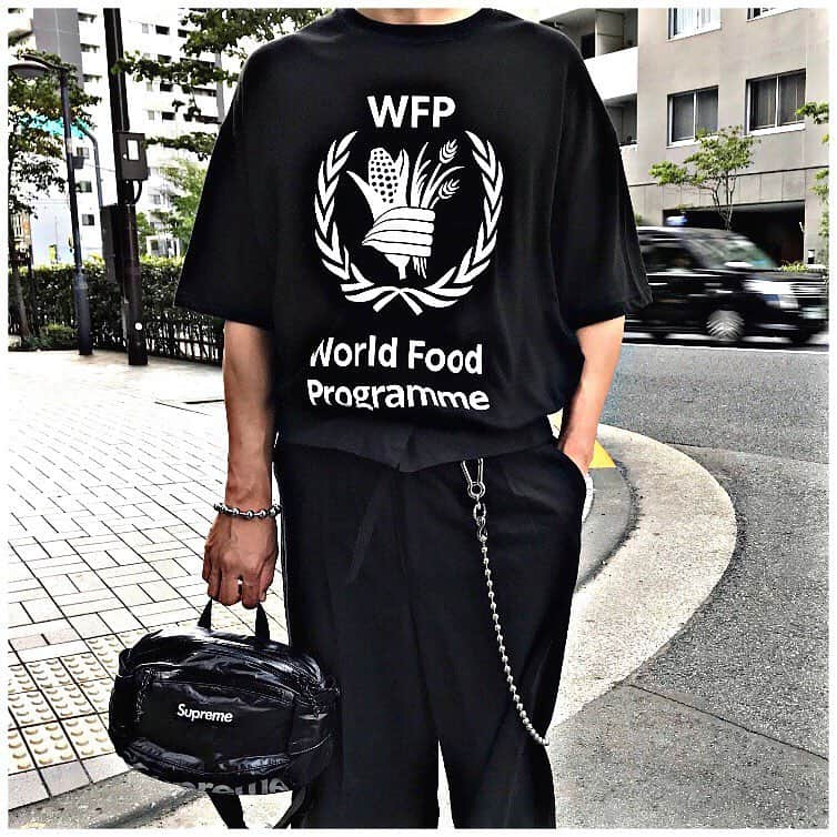 STYLISH-TOKYOのインスタグラム：「【 HALO TOKYO 】 ---------------------------------------------------- "WFP" S/S OVERSIZE TEE Now on sale. ---------------------------------------------------- ONLINE https://halotokyo.thebase.in/ _/_/_/_/_/_/_/_/_/_/_/_/_/_/_/_/_/_/_/_/_/_/_/_/_/ . . . . . . . . . . . . . . . . . #halotokyo #halotokyoofficial #levis #90s #vintage #halo #thenorthface #adidas #nike #reebok #supreme #vetements #gosharubchinskiy #balenciaga #alphaindustries #fearofgod #offwhite #yeezyseason #rickowens #vlone #chromehearts #asaprocky #justinbieber #gdragon #kanyewest #fearofgod #online #tokyo #streetfashion #ストリートファッション」