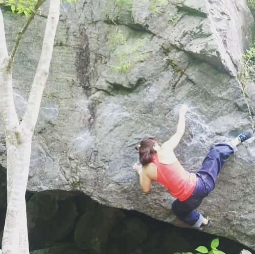 松島由希さんのインスタグラム写真 - (松島由希Instagram)「@edgeandsofa_boulderingpark  様のオリジナルブランド、"STONE BUM"からサポートしていただけることになりました！  今回提供していただいたBOULDER DENIMはゆったりしたシルエットとストレッチデニムで動きやすさ抜群です！  岩場の擦れとかも気にせずがしがし登れます☺️ これからの展開にも期待！  #エッジアンドソファ #ストーンバム #stonebam #boulderdenim」7月12日 1時10分 - yukisunouchi