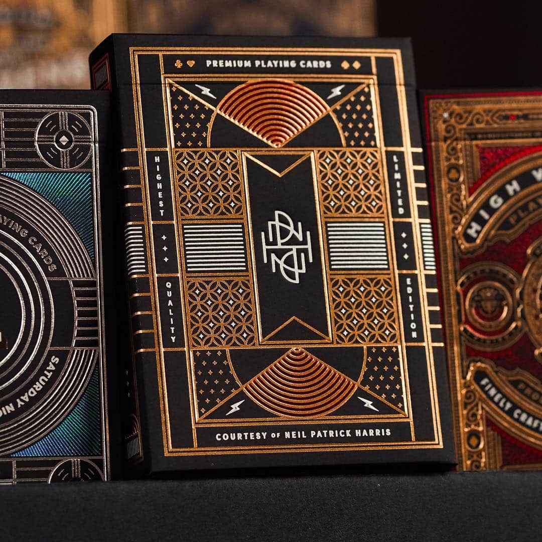 ニール・パトリック・ハリスさんのインスタグラム写真 - (ニール・パトリック・ハリスInstagram)「I love card games - and of course, card tricks! So I made these NPH Playing Cards with @theory11 - and they’re available now @Target stores! Go get ‘em! #theory11」7月12日 0時52分 - nph