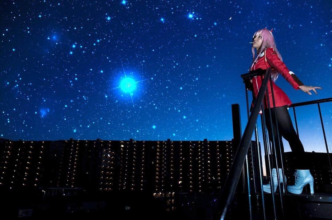 かえるちゃんさんのインスタグラム写真 - (かえるちゃんInstagram)「ダリフラありがとう。  #ダリフラ #ダーリンインザフランキス #darlinginthefranxx #anime #アニメ #コスプレ  #コスプレイヤー #夜空」7月12日 13時40分 - k.kaeru
