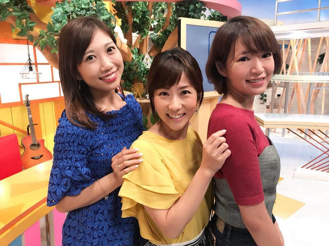 黒田菜月さんのインスタグラム写真 - (黒田菜月Instagram)「アナウンス部のミニマムな３人が、信号になってました🚥✨笑 夏は鮮やかな色が多くなる💙💛❤️ . #アナウンサー #静岡 #SBS #重長智子 アナ #内山絵里加 アナ #身長欲しい #身長160cm以下」7月12日 15時06分 - nyaaatsuki_krd