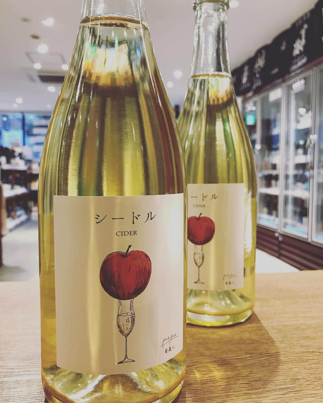 鈴木酒販神田店 〈日本酒とワインの専門店〉のグルメインスタ