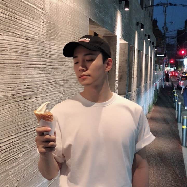 ジュノ さんのインスタグラム写真 - (ジュノ Instagram)「후쿠오카길거리 아이스크림소년」7月12日 20時12分 - le2jh
