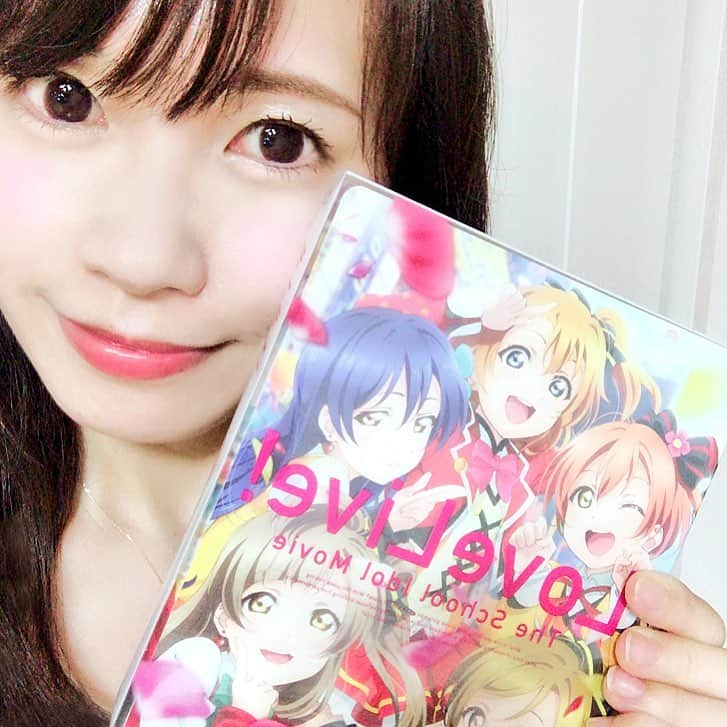 宇野緋莉のインスタグラム：「今夜はラブライブの映画でも見ようっと❣️ . . . #ラブライブ #ラブライブサンシャイン #ラブライバー #沼津 #lovelive  #lovelivesunshine  #ラブライバーと繋がりたい #ラブライブschoolidolproject  #smile #美容 #美白 #メイク #model #モデル #フリー #フリーモデル #撮影依頼募集中 #モデル募集 #japanesegirl #フォロー #followalways #自撮り #selfies #selca  #セルフィ #セルフィー #カメラ好きな人と繋がりたい #写真好きな人と繋がりたい #ファインダー越しの私の世界 #ポートレート部 20180712 21:50」