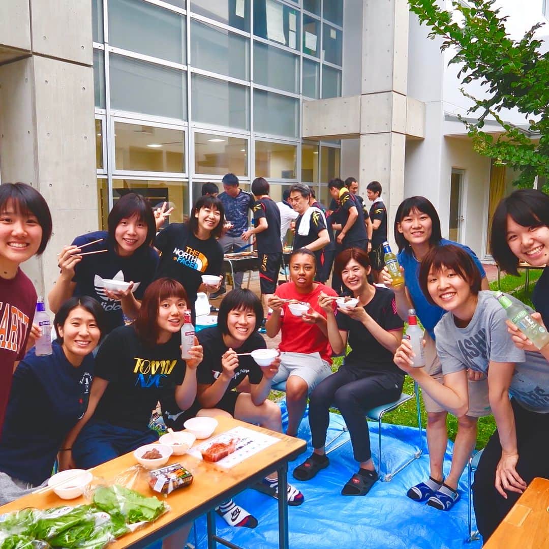 林琴奈のインスタグラム：「練習終わりにBBQ🍖 楽しかった〜♥︎ ・ ・ #jtマーヴェラス#BBQ」