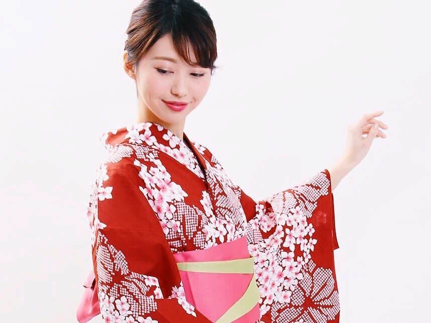 寺島茉里さんのインスタグラム写真 - (寺島茉里Instagram)「. 更新頻度にバラつきがある… やんね😂これにて連投終了✋🏻 . #浴衣 #着物 #和装 #モデル #yukata #kimono #kyoto #寺島茉里」7月12日 22時32分 - tera___1224