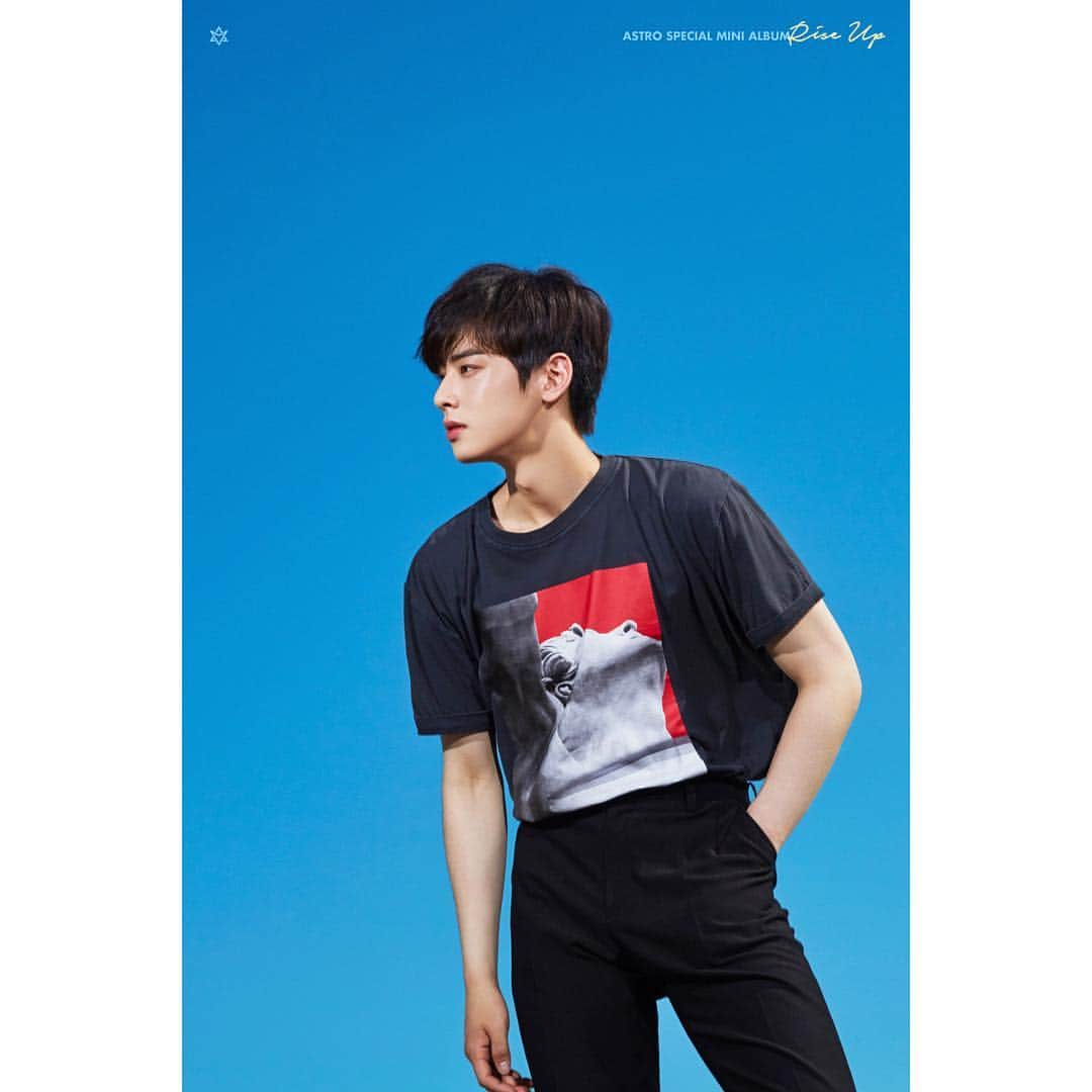 ASTROさんのインスタグラム写真 - (ASTROInstagram)「ASTRO Special Mini Album <Rise Up> #BLUE_SKY 2018.07.24 18:00  #ASTRO #아스트로 #Rise_Up」7月13日 0時00分 - officialastro