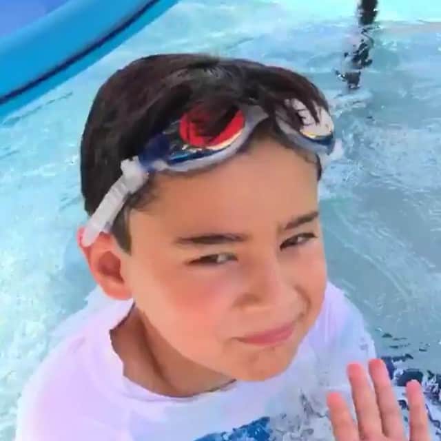のインスタグラム：「Had so much fun with this little! Miss him already! 😍♥️🙂 #FunTimes #WaterBaby #SoMuchFun」
