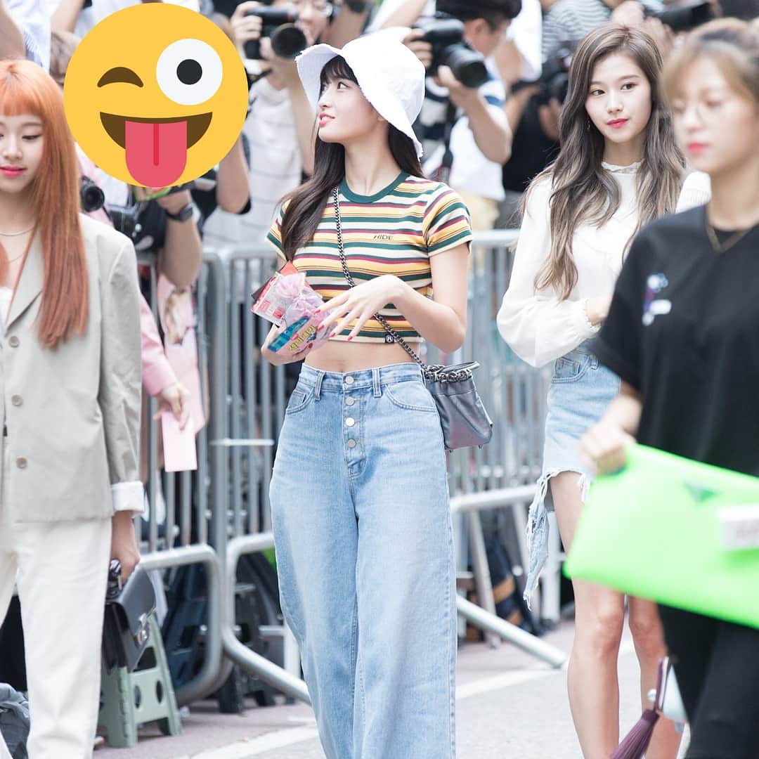 モモさんのインスタグラム写真 - (モモInstagram)「[Fantaken] #모모 - 180713 On the way to Music Bank | © ring ring ring #트와이스 #모모 #平井もも #もも #TWICE」7月13日 7時49分 - momojype