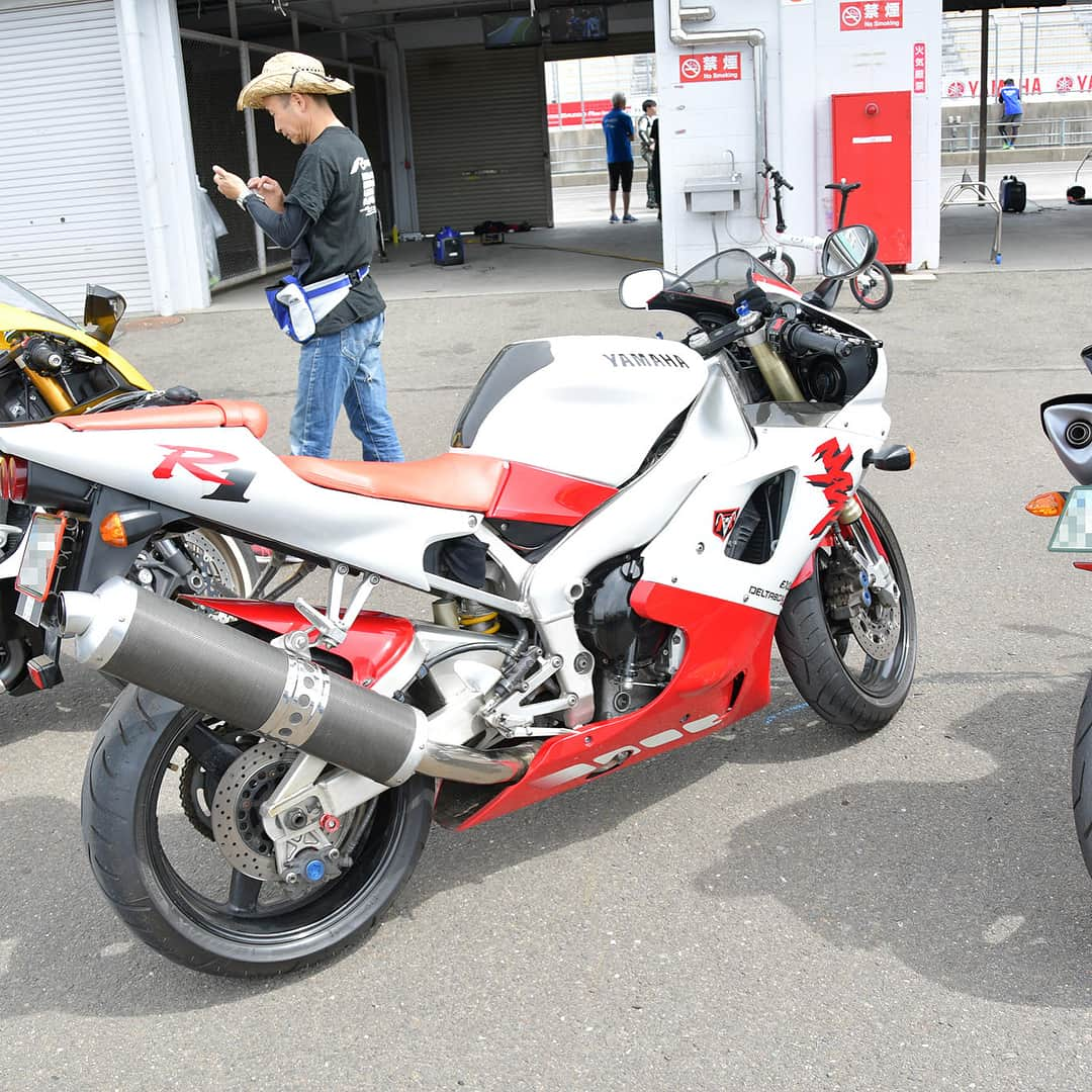 ヤマハ バイクさんのインスタグラム写真 - (ヤマハ バイクInstagram)「6月23日 #スポーツランドSUGO #YZF#R1#yzfr1  #4XV#5JJ#5PW#5VY#4C8#14B#1KB#45B#2SG#2CR#2KS #yzfオーナーズミーティング #20thanniversary #20周年#since1998 #YAMAHAが美しい #46」7月13日 20時45分 - yamaha_bike