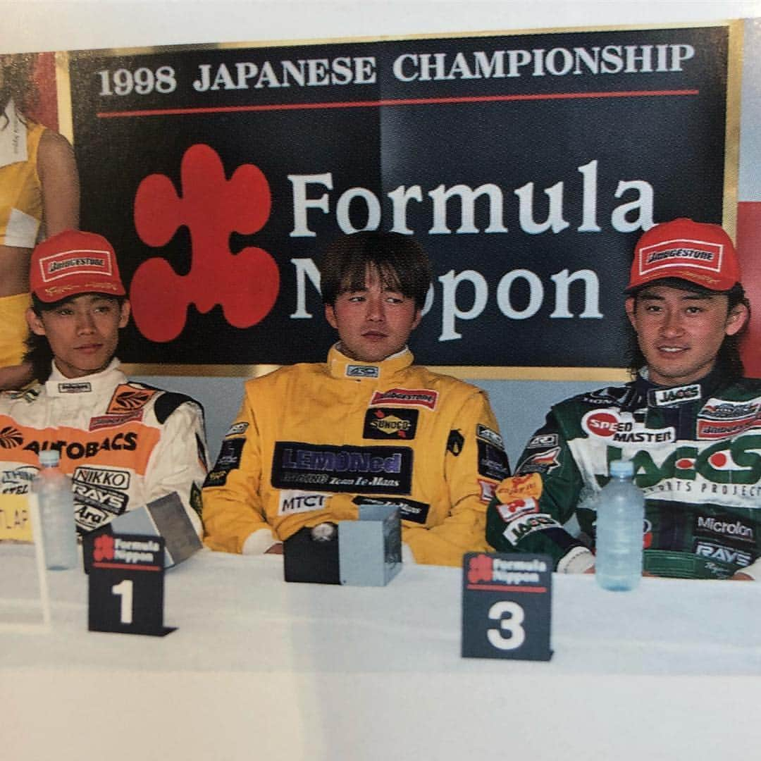 脇阪寿一さんのインスタグラム写真 - (脇阪寿一Instagram)「若いねぇ  #1998 #formulanippon #本山哲 #道上龍 #脇阪寿一」7月13日 12時22分 - juichiwakisaka