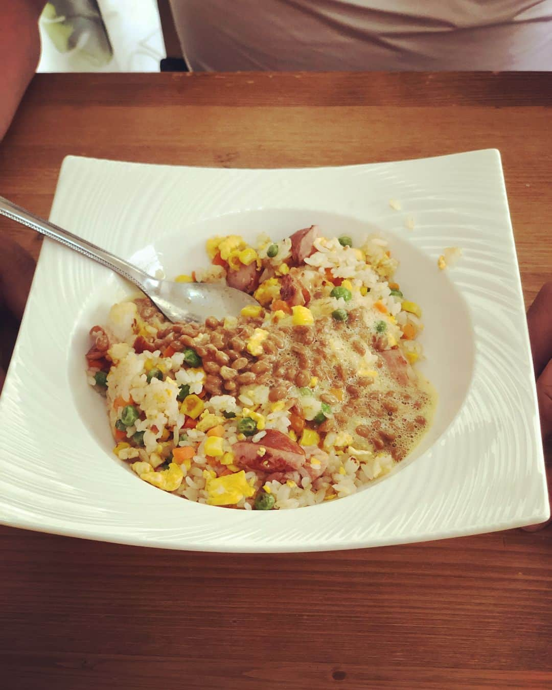 岩橋良昌さんのインスタグラム写真 - (岩橋良昌Instagram)「ゴリラ飯 飯ゴリラ #チャーハン #炒飯 #ちゃーはん #生卵 #納豆 #かけた #ぺちゃくちゃ #食うな #岩橋 #プラマイ岩橋 #プラスマイナス岩橋 #芸人 #お笑い #お笑い芸人 #お笑い好きな人と繋がりたい #間違えて #関係ないとこ #火つけてる #ゴリラ飯 #ふつう #普通 #料理 #創作 #クッキング」7月13日 12時47分 - maeeeeen1084