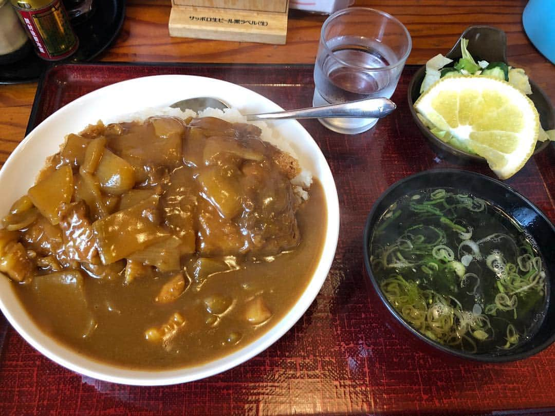 上江洌清作さんのインスタグラム写真 - (上江洌清作Instagram)「【GO ON 長野メシ】  乙妻のカツカレー  大好きだった「きょんたろう」のカツカレーに近い‼︎ 美味い、好きなヤツ  タクシー呼んでもらって  少し待ってたら店員さんに  キヨサクさんに似てますねって言われて  淡い会釈しかできなかったのが心残りですw  今日は新潟〜  遊びましょ〜٩( ᐛ )و」7月13日 13時07分 - 00800