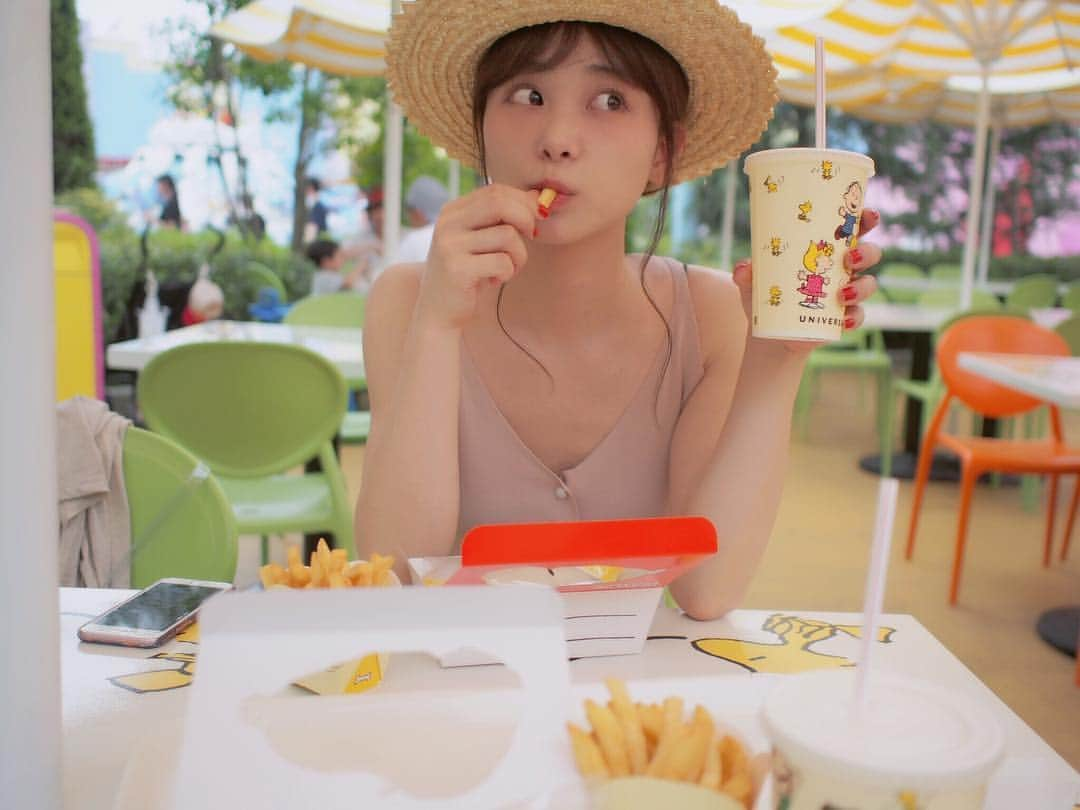 RINA（鈴木理菜）さんのインスタグラム写真 - (RINA（鈴木理菜）Instagram)「夏のテラス席でハンバーガー最高††† #usj #lunch #osaka #japan #instagood #summer」7月13日 16時42分 - urarina821