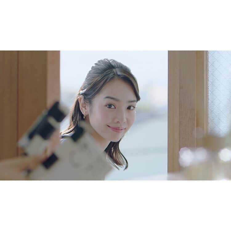 のインスタグラム：「☺︎ My work. タケダ漢方便秘薬「自然に近い便意」篇  メイキング →http://takeda-kenko.jp/cminfo/kanpobenpi/ 決定いただいた日からずっと楽しみにしていた撮影！ 当日は、皆さんの職人技にワクワクしちゃいました☺︎ 皆さん優しくて本当に素敵な方ばかりで・・・ 終始楽しく撮影させていただきました〜♪♪ お世話になった皆様に心から感謝です！ 本当にありがとうございました！！ #Japan #tokyo #work #shooting #photo #movie #cm #commercial #Advertisement #thankyou #akework #akecm #brand #タケダ漢方便秘薬 #自然に近い便意篇 #コマーシャル #広告 #撮影 #メイキング #感謝 #自然ってうれしい！ #model #satorujapan #akemigondo #モデル #サトルジャパン #権藤朱実 →@satorujapan_official @akemigondo ☑︎プロフィールのリンクにて、blog更新中☺︎ My blog『ake photo』 →http://ameblo.jp/akemi-gondo/」