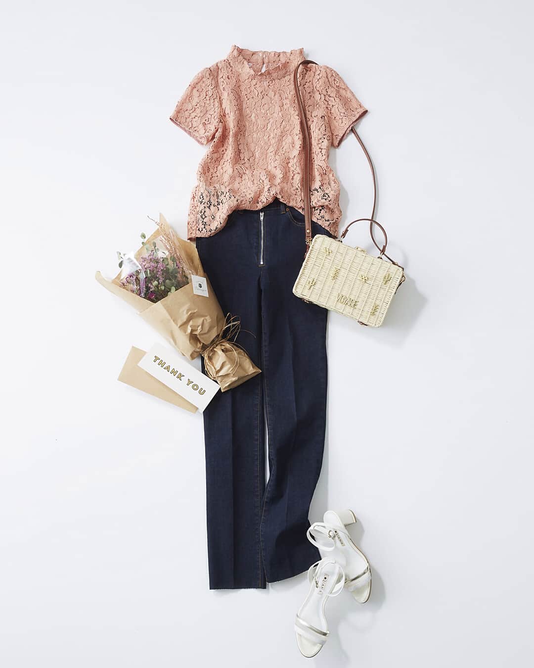 ルミネ公式のインスタグラム：「インディゴ色デニムはレーストップと #ブラウス ￥7,990+TAX #パンツ ￥7,800+TAX #バッグ ￥8,000+TAX #サンダル ￥12,500+TAX #カード ￥220+TAX ・ [ #LUMINEMAGAZINE ] #lumine #ルミネ #レディアゼル #ミラオーウェン #アコモデ #ダイアナ #プラザ #ootd #outfit #fashion #coordinate #コーディネート #ファッション #デイリーコーデ #コーデ #フォロー #田沼智美 http://magazine.lumine.ne.jp/?p=76920 ※商品の価格や取り扱い状況は撮影時点のもので、変更になることがあります。」