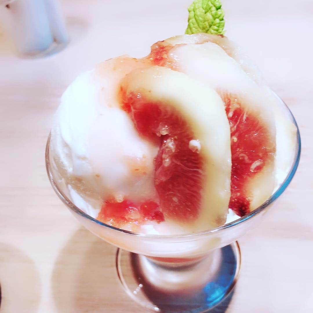 凰津りさのグルメインスタ