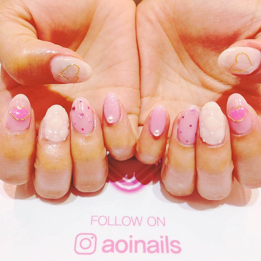 璃乃さんのインスタグラム写真 - (璃乃Instagram)「あおちゃんいつもありがとう(；ω；)💕渋谷puty nailさんで❤️ #nails #nail #nailstagram #nailart #かわいい#pinknails #ピンク#ハート #キラキラ#女子力#オシャレ#make #cosmetics #idol #miumiu #prada #party #follow #followme #cute #love #me#愛#live#larme」7月13日 18時46分 - oshirinn6