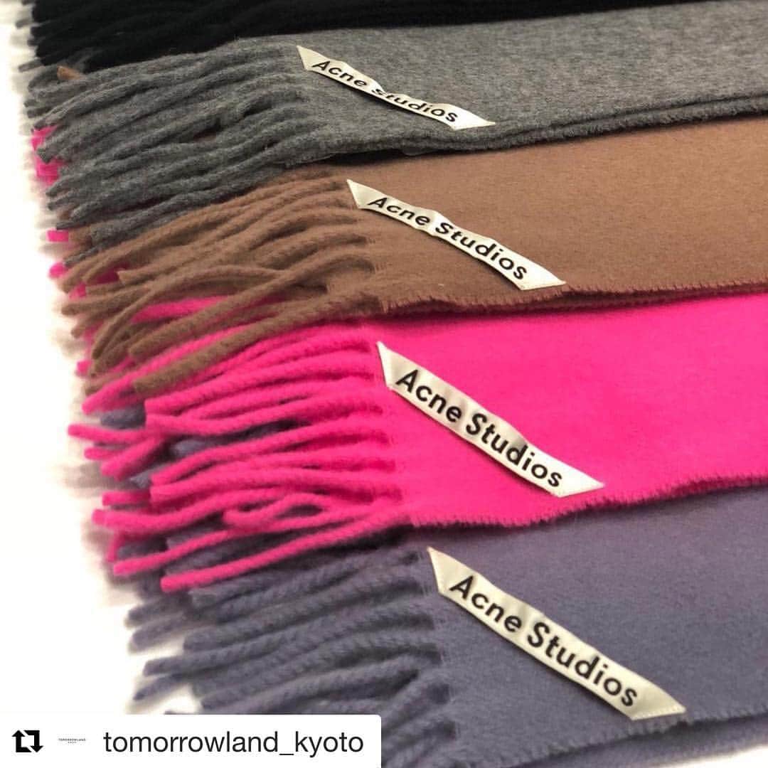 TOMORROWLAND_Womensのインスタグラム