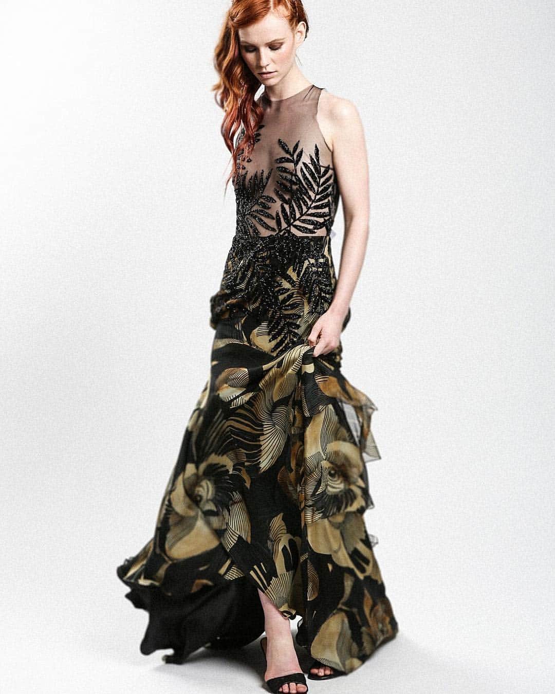 のインスタグラム：「The incredible @lauravanlonderzele in #carmenmarcvalvo」