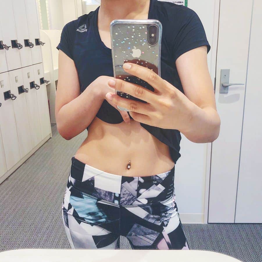 坪井ミサトさんのインスタグラム写真 - (坪井ミサトInstagram)「・ ・ 目指せhealthybody!! 適度な筋肉とプリッとしたお尻!!美尻🍑  暑い日こそ運動をして汗を！！ クーラーなどで体温調整が狂い 代謝が悪くなるのが 夏の恐ろしいところ😭 しっかり水分を取って しっかり汗をかきましょう😆💪・ #野球 #野球女子 #training #traininggirl #筋トレ #筋トレ女子 #fitness #fitnessgirl #fitnessmodel #healthy #healthybody #healthylifestyle #naturalbeauty #腹筋 #腹筋女子 #美尻 #instafit #instapic #followme #follow4follow」7月13日 23時16分 - misato1030