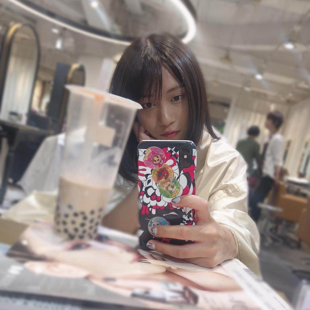 斉藤真木子さんのインスタグラム写真 - (斉藤真木子Instagram)「ヘアチェン。わくわく。チームminxが今日も今日とて愉快でぴた☺︎ #タピオカとワタシ」7月14日 0時08分 - saitomakiko628