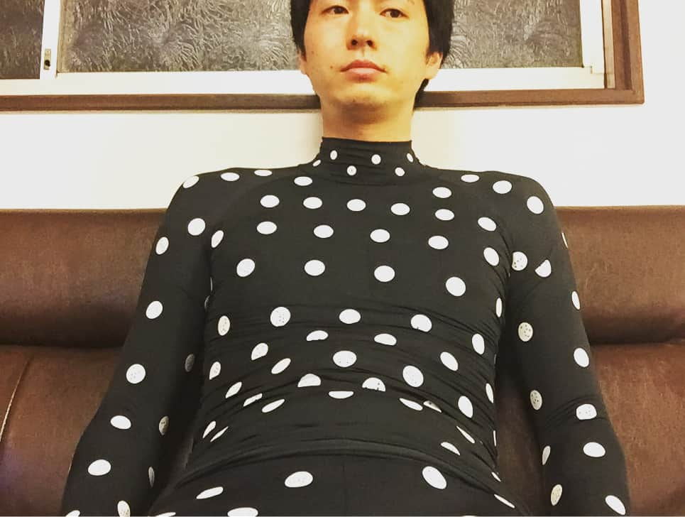 サカモト'sさんのインスタグラム写真 - (サカモト'sInstagram)「申し訳ございません。しばらく経ってからもう一度お試しください。 着たはええけどzozoタウンのアプリにログインできず。 #zozoスーツ #暑い #計りたい #あそこのサイズは #計らないで」7月14日 1時41分 - sakamotoss