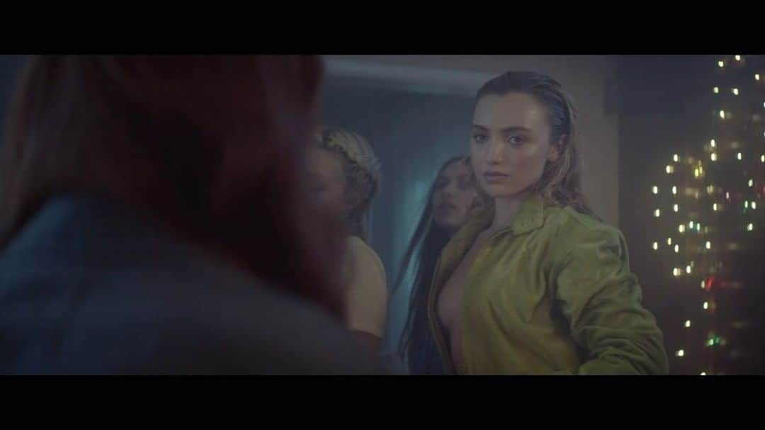 ペイトン・リストのインスタグラム：「Loved being in @littlemix X @cheatcodes music video for 'Only You!' @lisajstarrett The full video is in my bio ❤️💛💚💙💜」