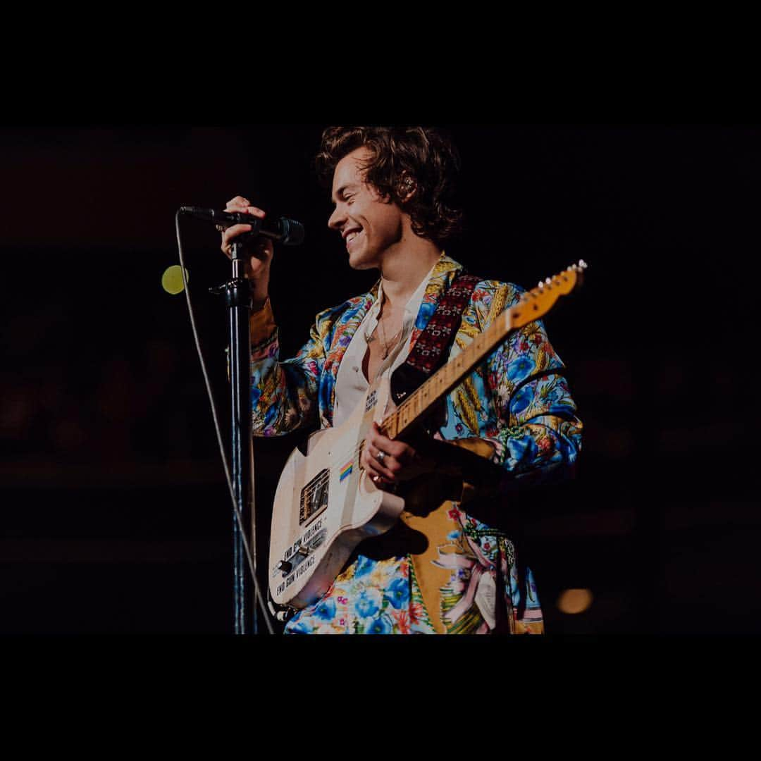 ハリー・スタイルズさんのインスタグラム写真 - (ハリー・スタイルズInstagram)「San Jose, Live On Tour.」7月14日 3時18分 - harrystyles