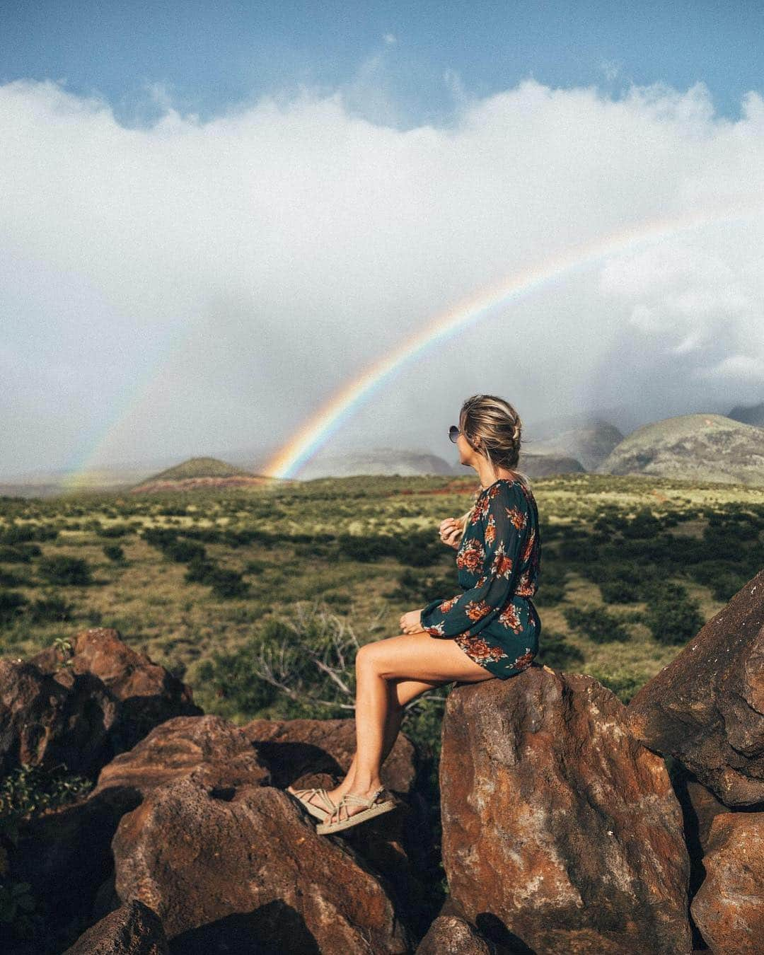 ハワイアン航空さんのインスタグラム写真 - (ハワイアン航空Instagram)「Somewhere over the rainbow 🌈✨. Happy #AlohaFriday. Photo by @xkflyaway.」7月14日 5時02分 - hawaiianairlines