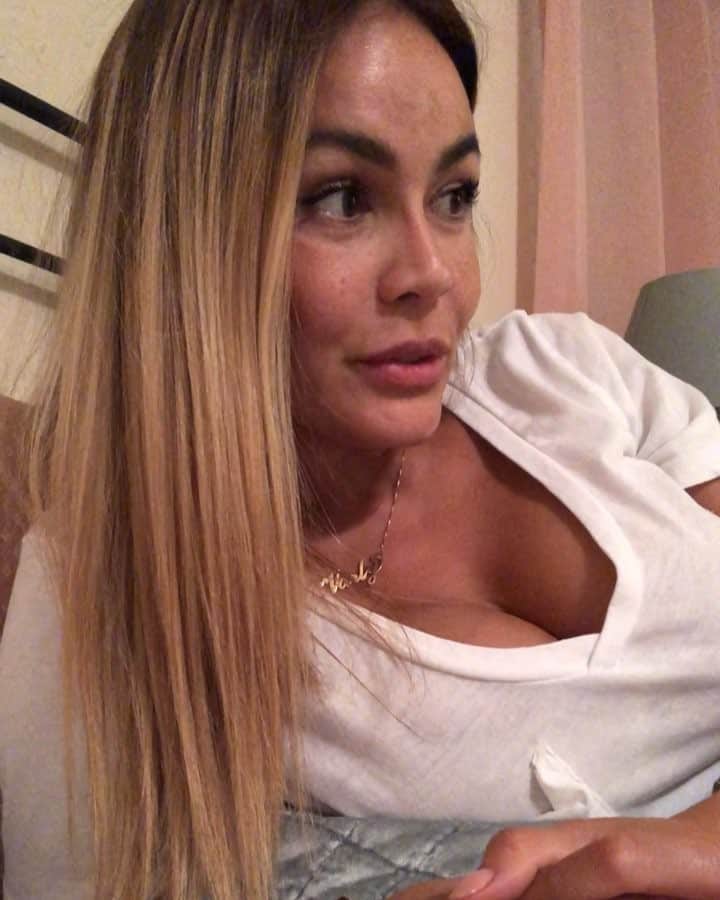 Ava Fioreのインスタグラム：「Over the hill:) I actually like getting older... I’m old enough to enjoy life , but young enough at heart to enjoy it ;) so I’m thinking about doing old school sports talk with my old days of the week... like muff mondays 🙈 debating! Follow @cleatsandcleavagegirls @cleatsandcleavagegirls love Ava Fiore」