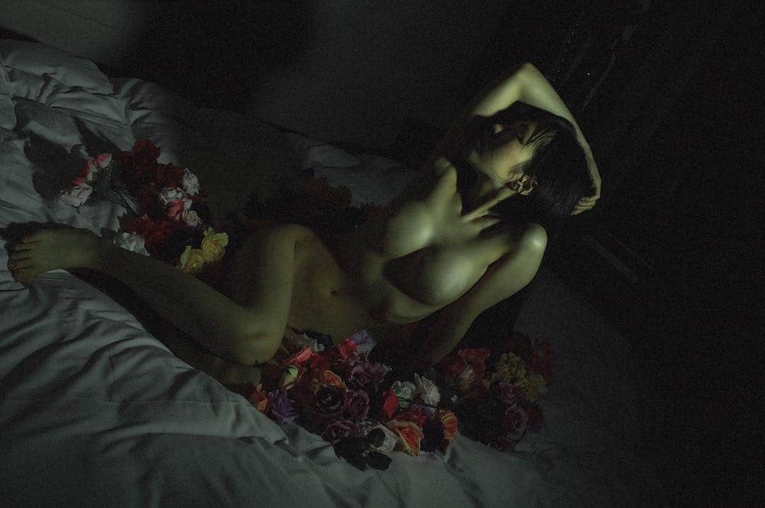 田中みかさんのインスタグラム写真 - (田中みかInstagram)「、 、 、 おやすみなさい 、 、 、 #누드#누드모델#裸体模特#裸体#nakedwoman #naked2 #누드사진#photonude #photoshoot #nudemodel #nudesgirls #asiannude #japanesenude #asianbeauty #asiansexy#asiansexygirl #japanesesexygirl #japanesesexy #裸#sexyart #asiannaked #nakedpics #ヌードモデル #ヌード#girlspic #girlphoto #womanportrait #beautifulwoman #撮影会」7月15日 0時04分 - mikamikatn