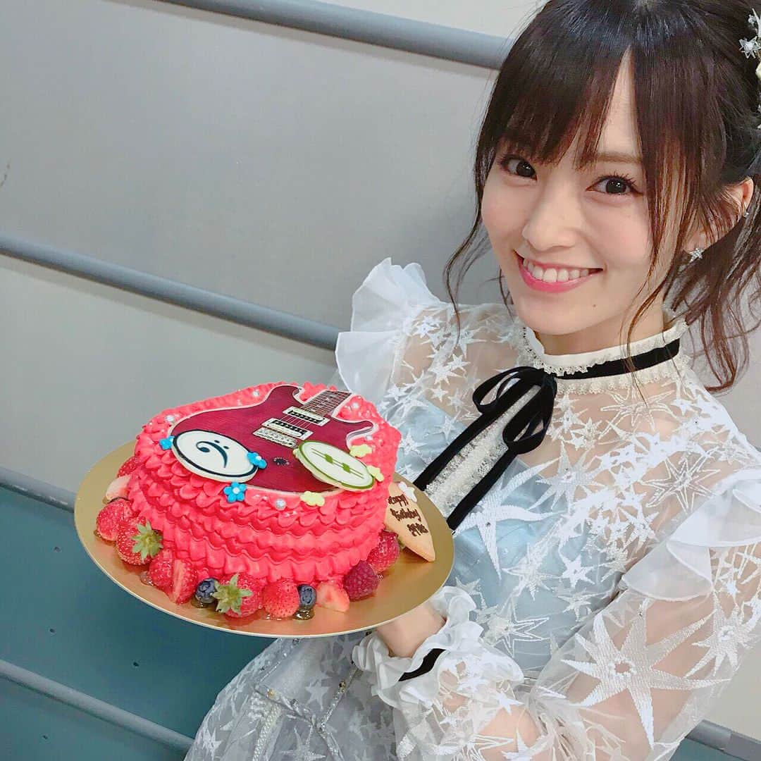 山本彩さんのインスタグラム写真 - (山本彩Instagram)「25歳もよろしくお願いします😊🎂✨ . #誕生日 #birthday #cake」7月15日 0時11分 - sayaka__714