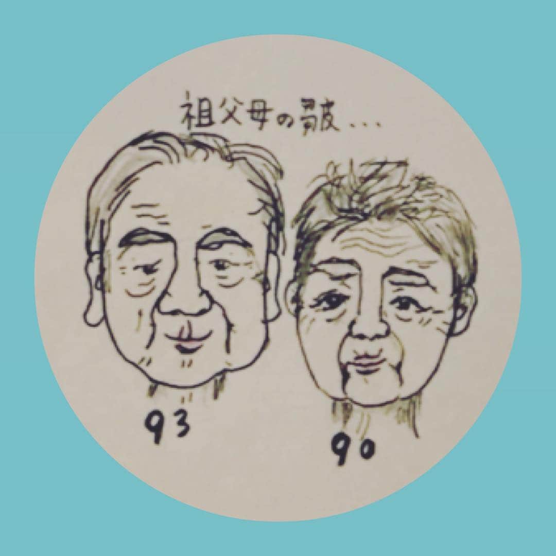 長沢裕のインスタグラム：「見ていて飽きないもの。 4歳の甥っ子の寝顔。 あとは、祖父母の顔の皺。 #実家にて#長寿#しわしわ#love#年月 #つれづれ投稿#グレーの髪の毛#丸い背中」
