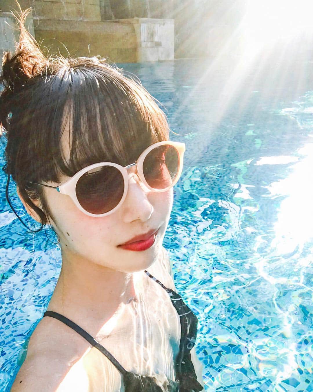 武居詩織さんのインスタグラム写真 - (武居詩織Instagram)「今年の夏はたくさん泳ぎに行きたい！ 水泳好きなのです。 . こないだストーリーでも質問あったのですが脱毛は @rizeclinic に行ってます！ 水着の季節は必須👙」7月14日 21時43分 - shioritakesue