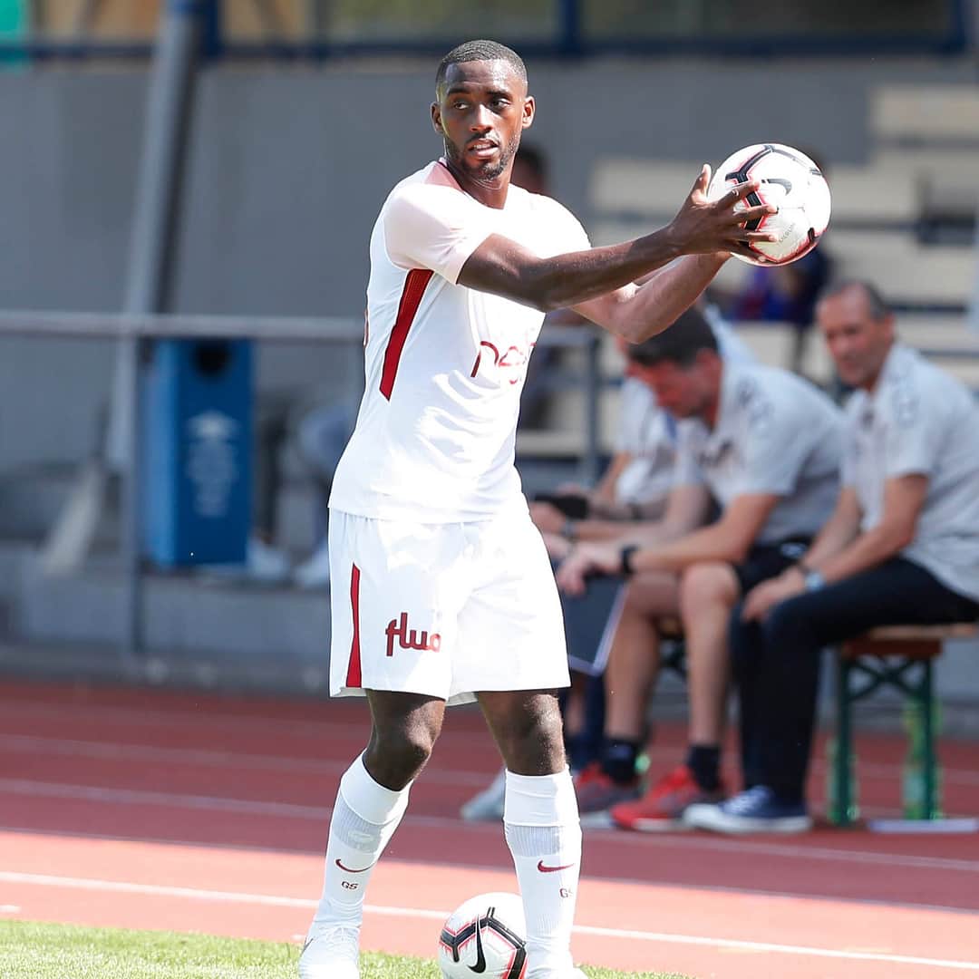 リオネル・キャロルのインスタグラム：「First game, first victory 👏⚽️ #galatasaray #cimbom #workhard」