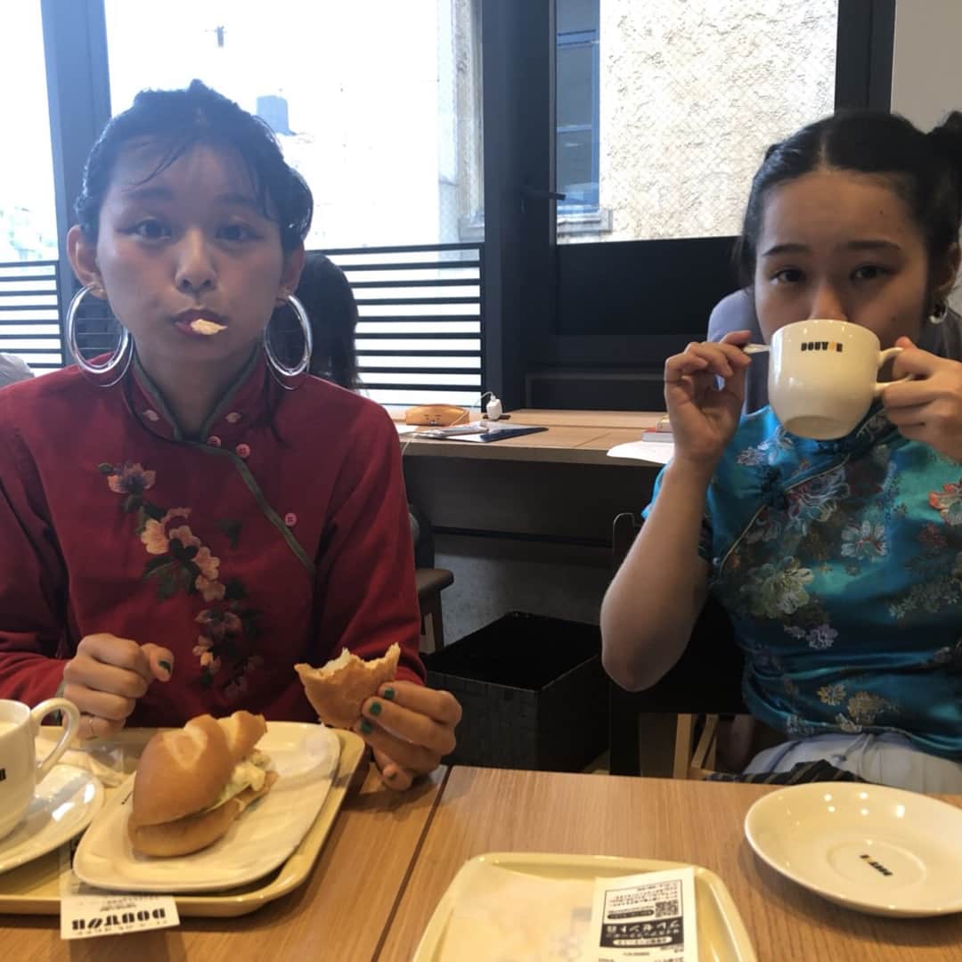 祝茉莉さんのインスタグラム写真 - (祝茉莉Instagram)「. 〰︎tao sisters〰︎ 🍑💅🎆💘🍳 photo gu-gu-」7月14日 22時56分 - _shukumari_