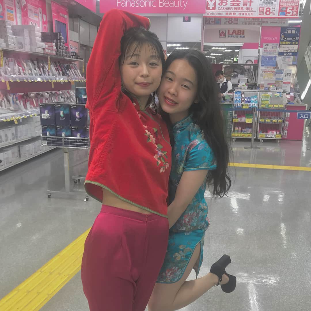 祝茉莉さんのインスタグラム写真 - (祝茉莉Instagram)「. 〰︎tao sisters〰︎ 🍑💅🎆💘🍳 photo gu-gu-」7月14日 22時56分 - _shukumari_