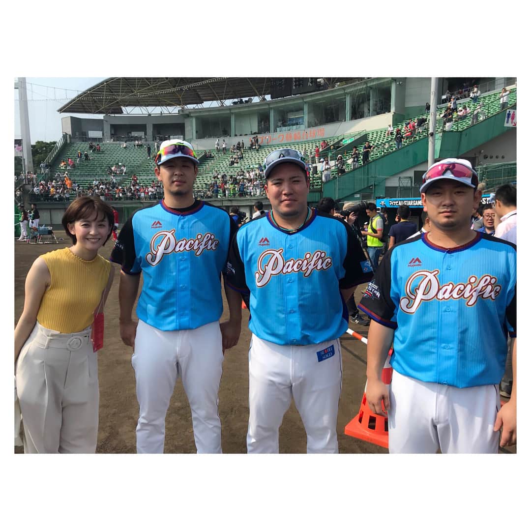 宮司愛海さんのインスタグラム写真 - (宮司愛海Instagram)「昨日は、熊本で行われたプロ野球オールスター第２戦の取材に行ってきました！ 最高気温35度という暑さの中、たくさんのファンの皆さんが熱視線を送ったのはプロ野球界の大スターたち✨ 地元の少年少女野球チームの子供たちも、大興奮しているようでした。 S-PARKの取材にご協力いただいた皆様、ありがとうございました！ 今日はこれから東京に戻って取材です！💨 . 毎日暑い日が続きます...。 特にこの度の豪雨で被災された皆様におかれましては、本当につらく厳しい日々を送られていることと思います。 どうか皆様ご無理をなさらず、少しでもお休みをとりながら過ごしてくださいね。」7月15日 9時57分 - manami_miyaji