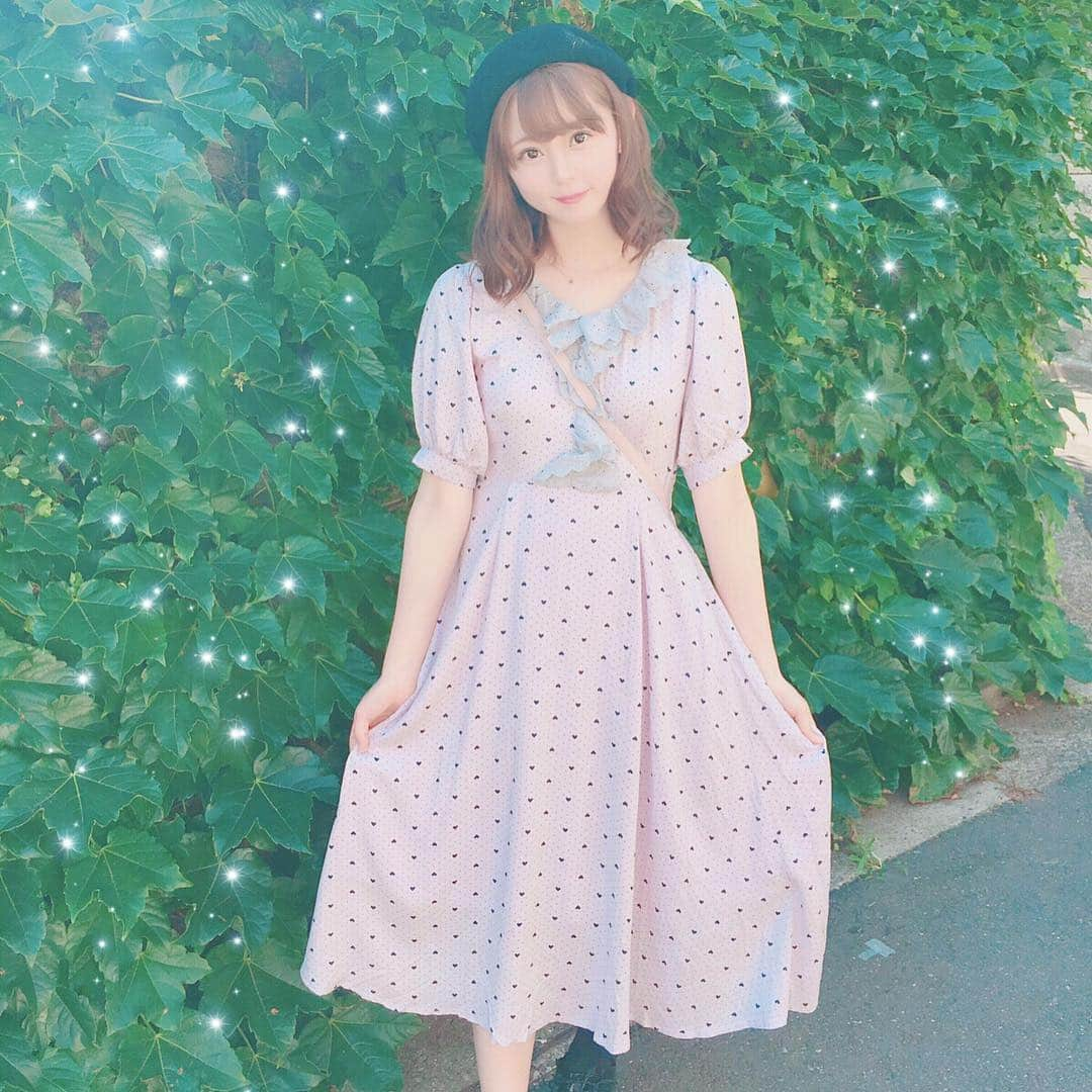 香坂まやさんのインスタグラム写真 - (香坂まやInstagram)「可愛いものが好きなのは変わらず🐰💗 ハート柄のワンピース💓 この日は下北沢へ行きました🌟 今は東京に住んでるんですよ〜〜☺️💗 #ワンピース #ベレー帽 #かわいい服が好き #下北沢 #古着屋巡り  #古着屋  #ゆめかわいい #ファンシー」7月15日 9時59分 - suzuki_mayapyonpyon